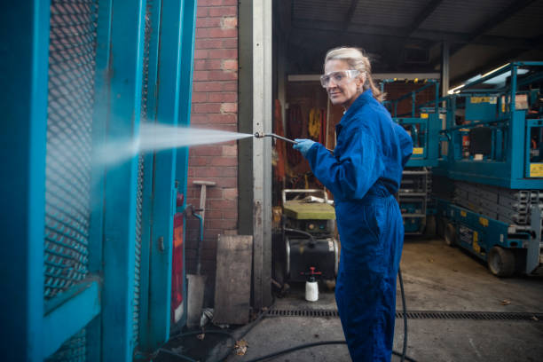 Best Warehouse Cleaning  in Shiner, TX